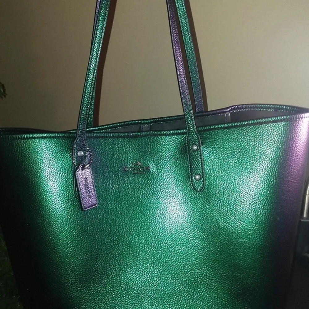 Coach oil slick Tote Bag with matching wallet! - Picture 1 of 5